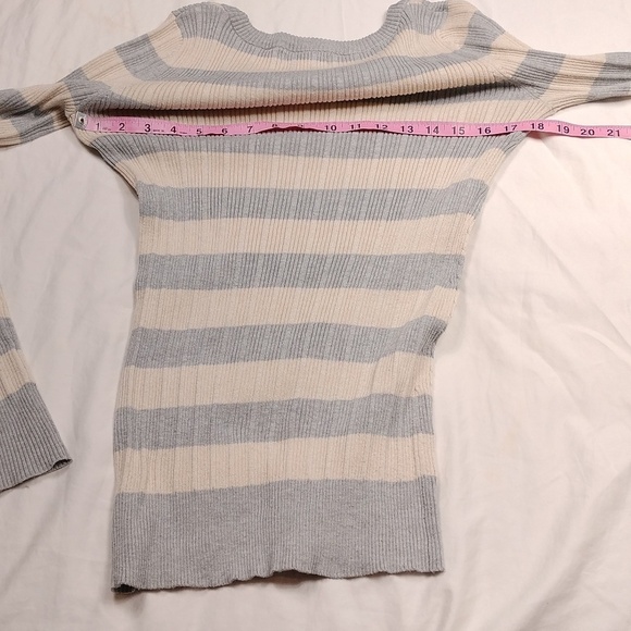 Pink Republic women's long sleeved light sweater size XL - Picture 10 of 10